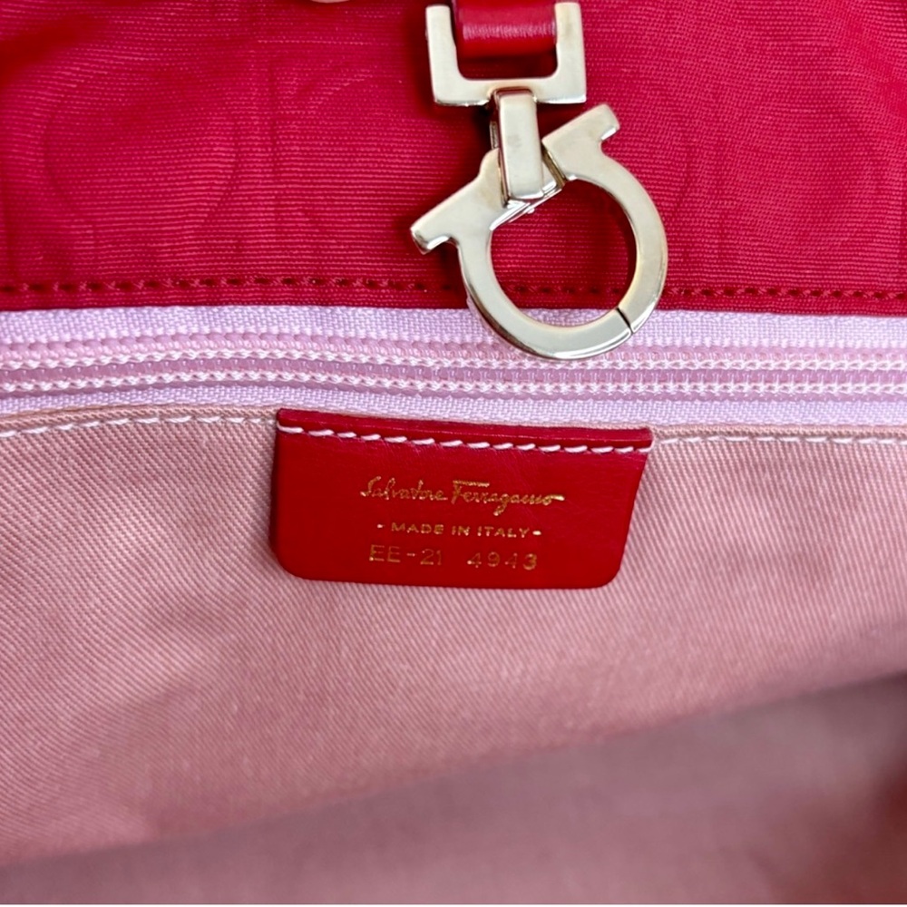 Salvatore Ferragamo Red Gancini Embossed
Shoulder Bag - Picture 13 of 13